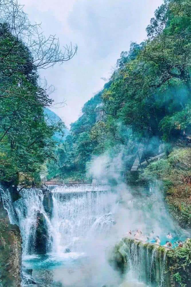 周润发参加越野跑并顺利完成,他的赌神系列有多经典?-机智问答,解答你的疑惑